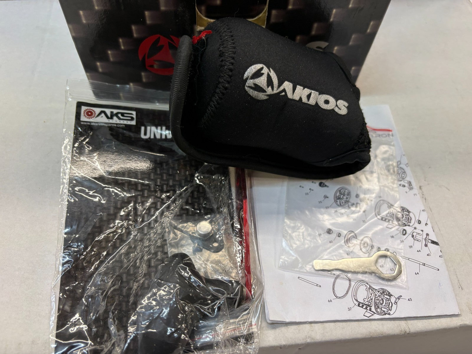 AKIOS NITRON F-15 SEA Fishing Multiplier Reel Red Great Quick Delivery