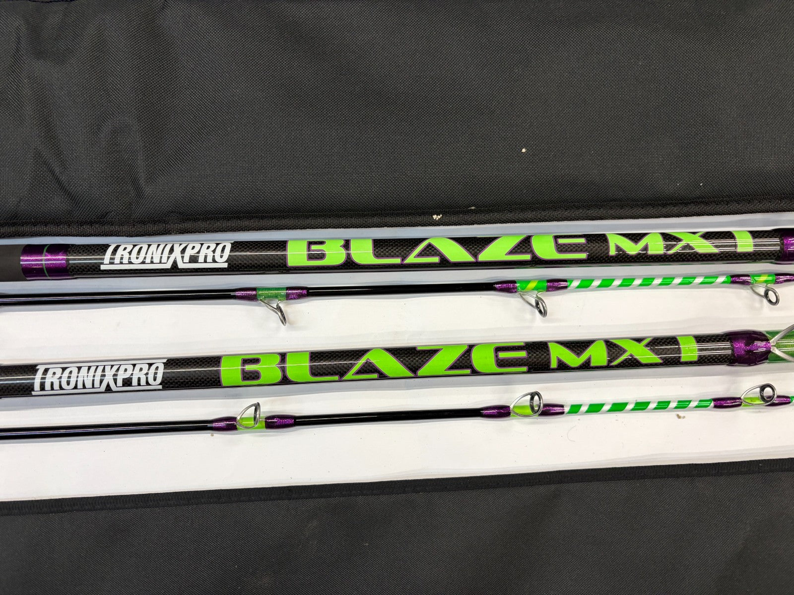 2x *Pair TronixPro Blaze MXI 13FT 2-5o Light Sea FISHING Rod Mint Quick Delivery