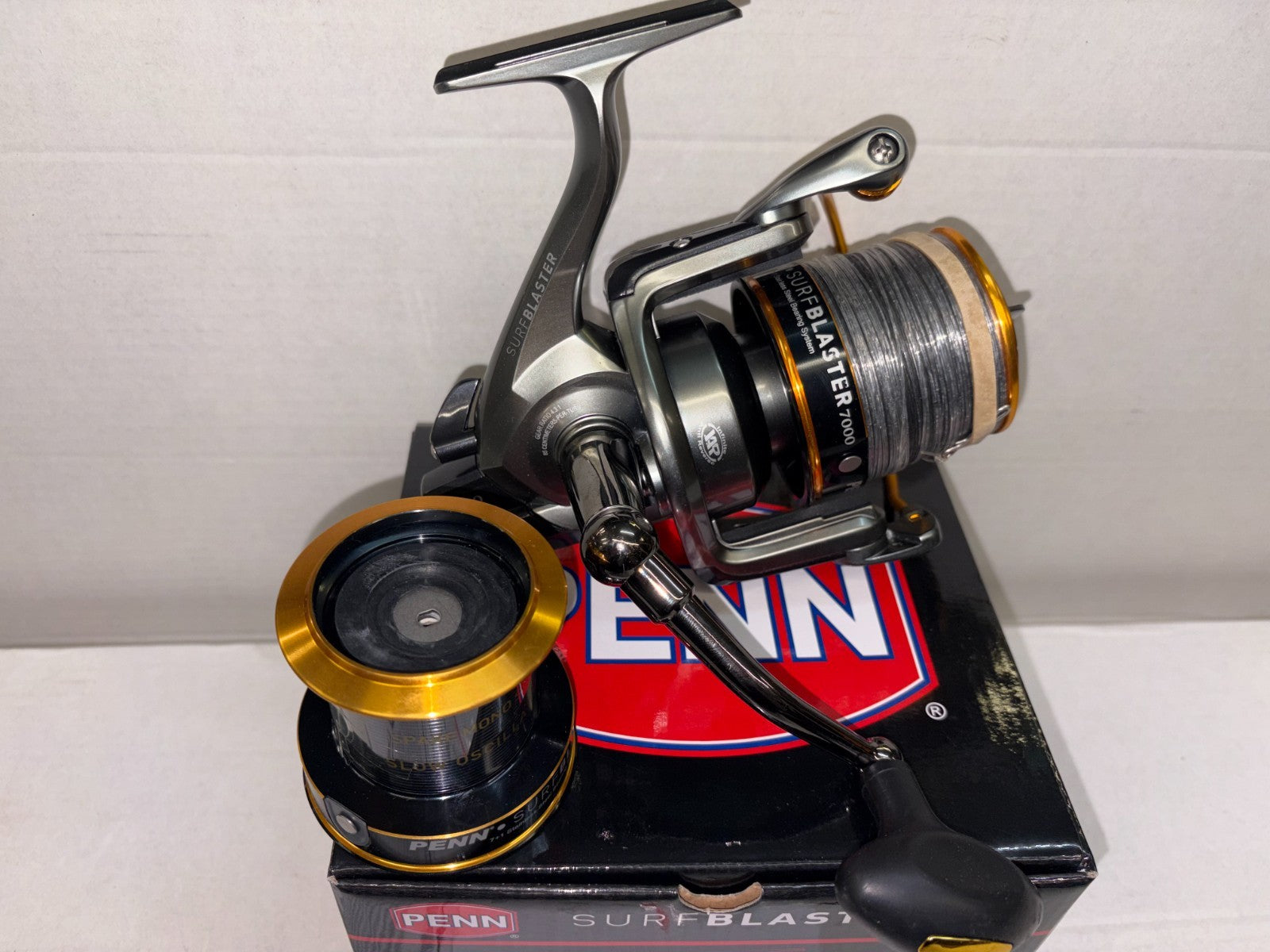PENN SURFBLASTER 7000 SEA Fishing Surf Reel Mint Quick Delivery