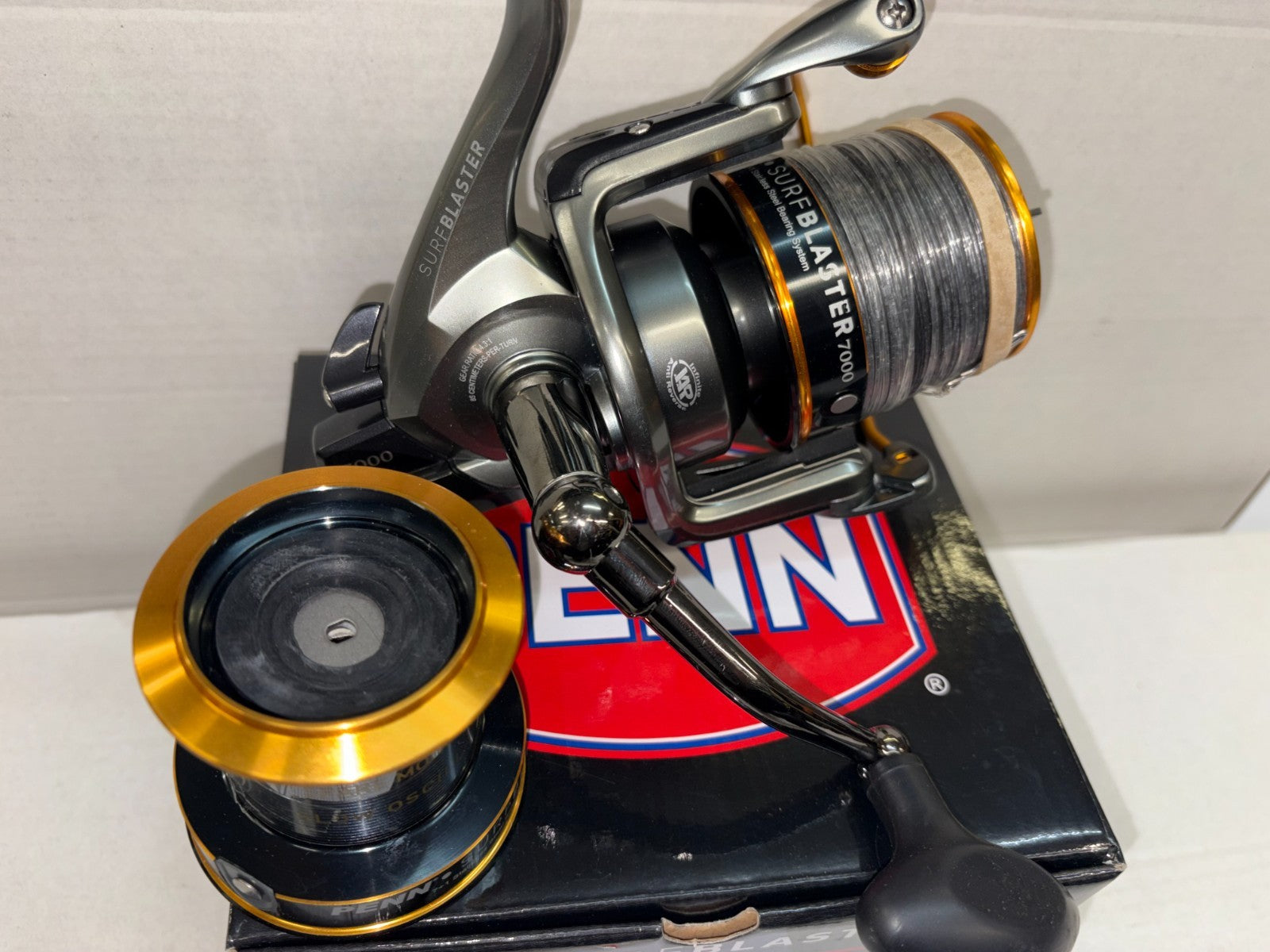 PENN SURFBLASTER 7000 SEA Fishing Surf Reel Mint Quick Delivery