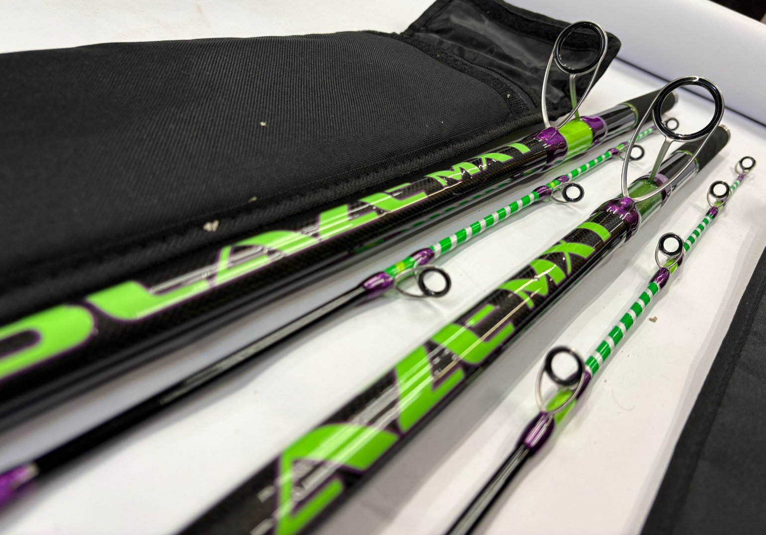 2x *Pair TronixPro Blaze MXI 13FT 2-5o Light Sea FISHING Rod Mint Quick Delivery