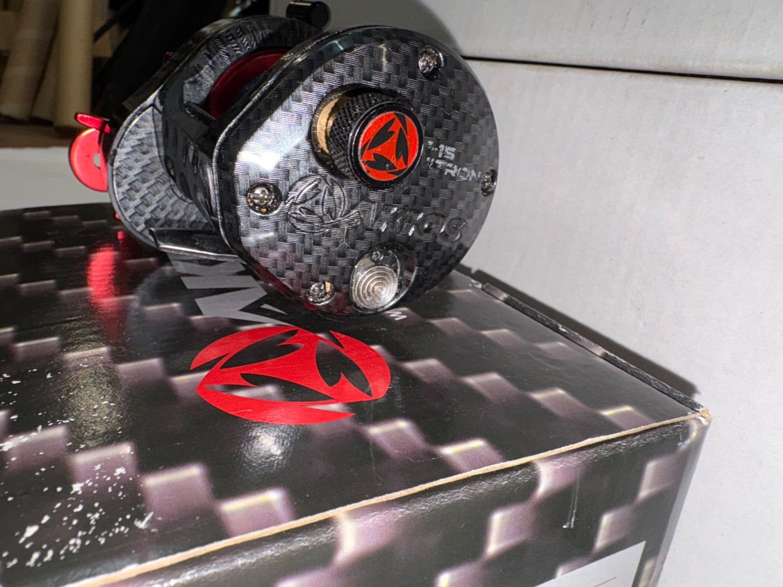 AKIOS NITRON F-15 SEA Fishing Multiplier Reel Red Great Quick Delivery