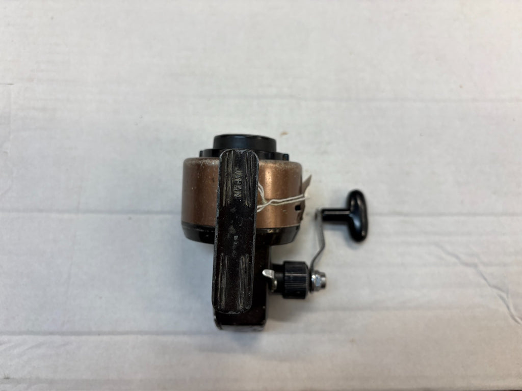 Shakespeare Match INTL Closed Face Spinning/Jigging Fishing Reel Quick Post