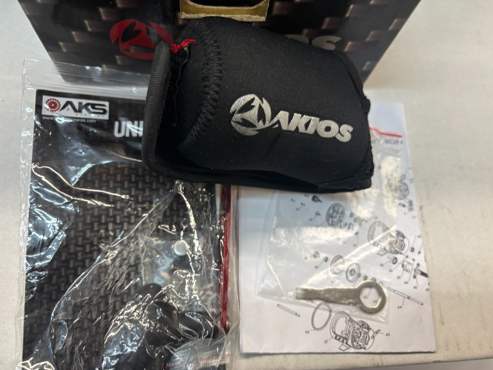 AKIOS NITRON F-15 SEA Fishing Multiplier Reel Red Great Quick Delivery