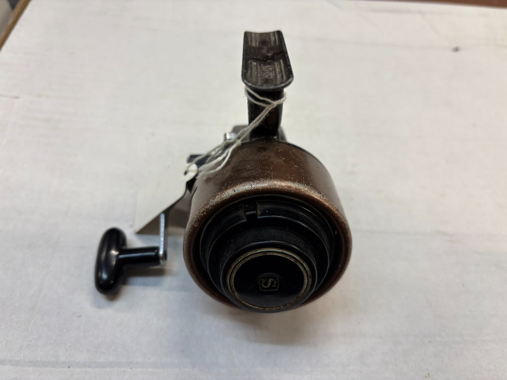 Shakespeare Match INTL Closed Face Spinning/Jigging Fishing Reel Quick Post