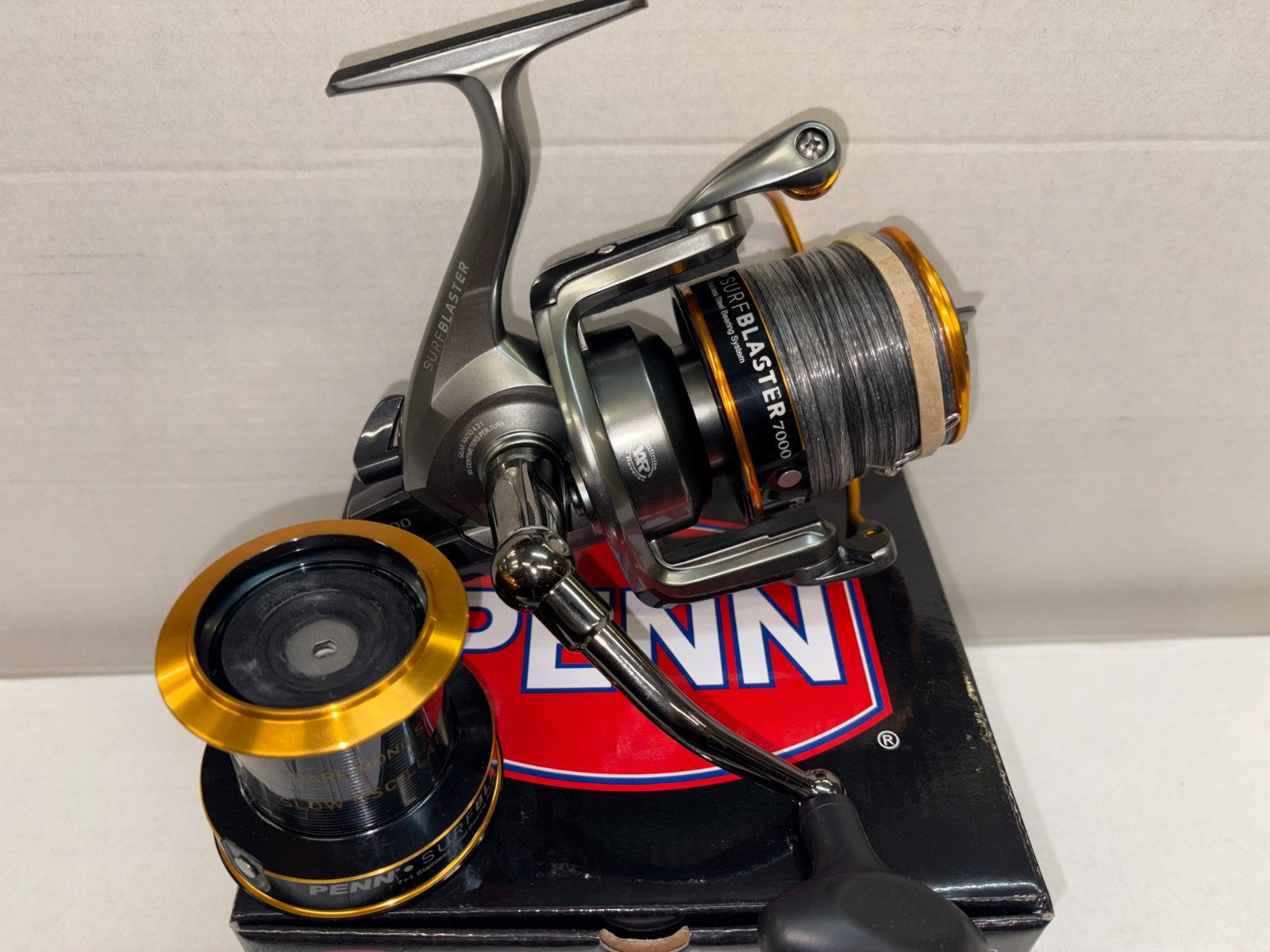 PENN SURFBLASTER 7000 SEA Fishing Surf Reel Mint Quick Delivery
